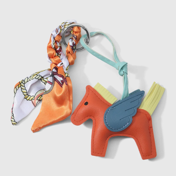 Schlüsselanhänger Pferd mit Seidenschal, orange